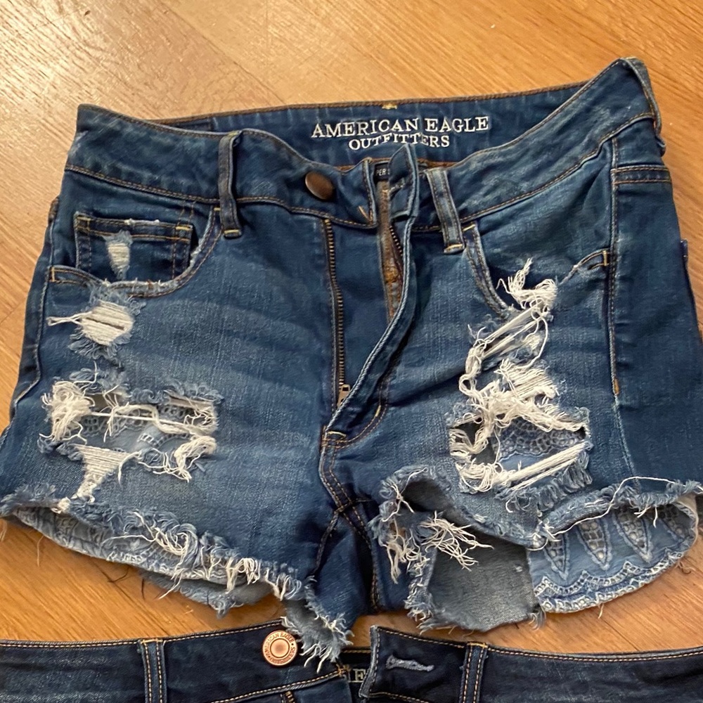 American Eagle Jean Shorts. High rise Shortie